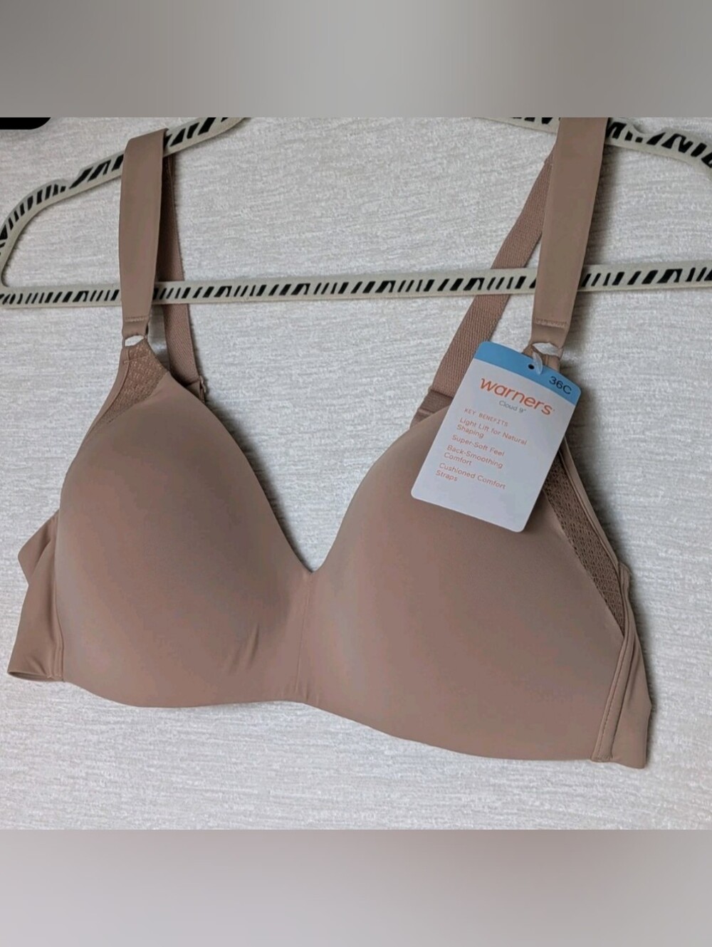 Warners Cloud 9 Woman Bra 36C Wireless Lift Cushion Straps Rn2771 NWT